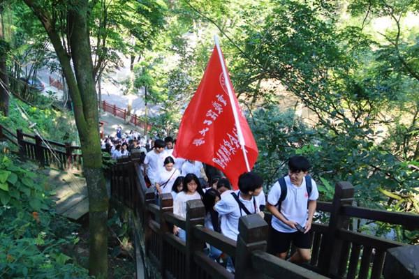 58问答交流平台春天来了我们看到了她,我们听到了她。。仿写排比句?,解决你的疑惑!